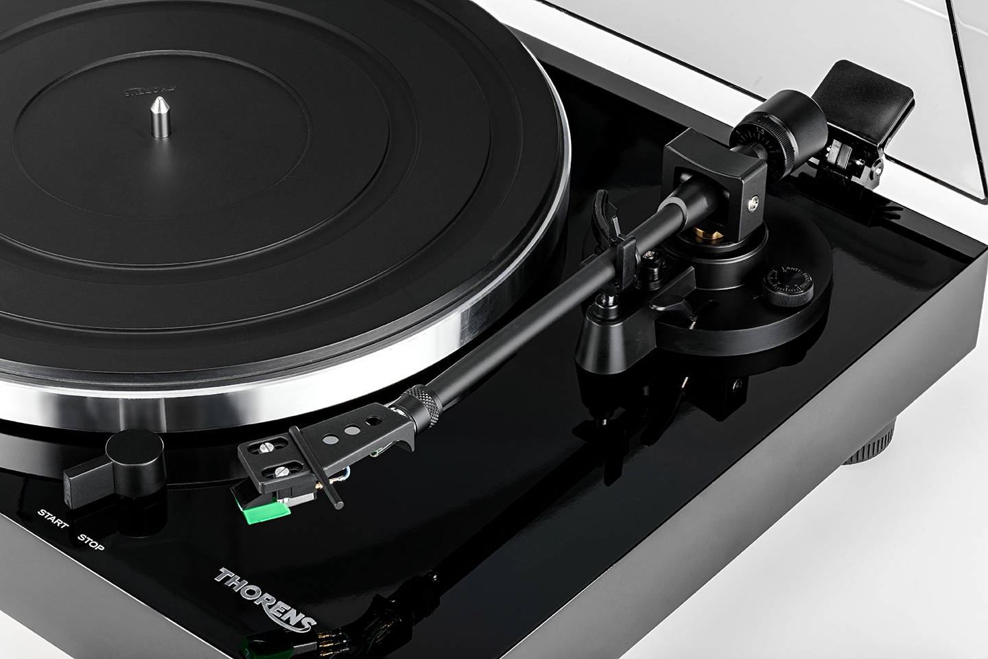 Thorens TD 202 Black High Gloss